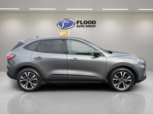 Gray 2022 Ford Escape SE