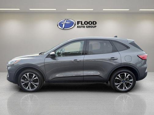 Gray 2022 Ford Escape SE