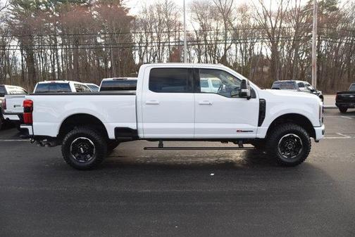 White 2025 Ford F-350 Lariat Super Duty