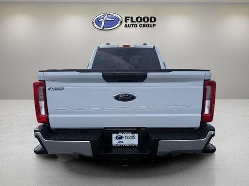 Oxford White 2026 Ford F-250 XLT