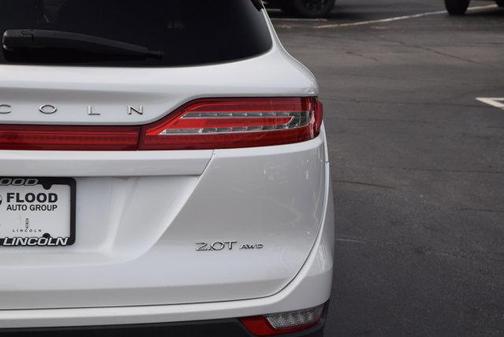 White 2017 Lincoln MKC Select