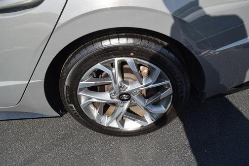2022 Hyundai SONATA SEL