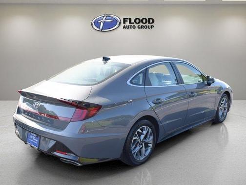2022 Hyundai SONATA SEL