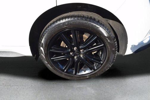 White 2022 Ford Edge SEL