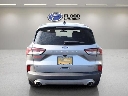 Silver 2022 Ford Escape SE