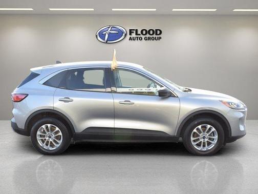 Silver 2022 Ford Escape SE