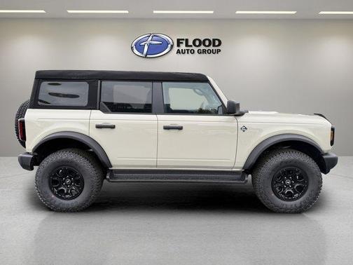Beige 2026 Ford Bronco Outer Banks