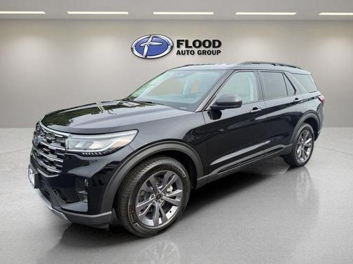 Agate Black Metallic 2027 Ford Explorer