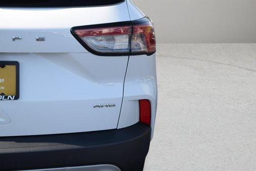 White 2022 Ford Escape SE