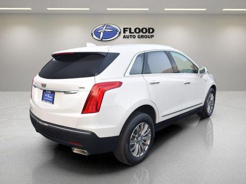 Crystal White Tri-Coat 2017 Cadillac XT5 Luxury