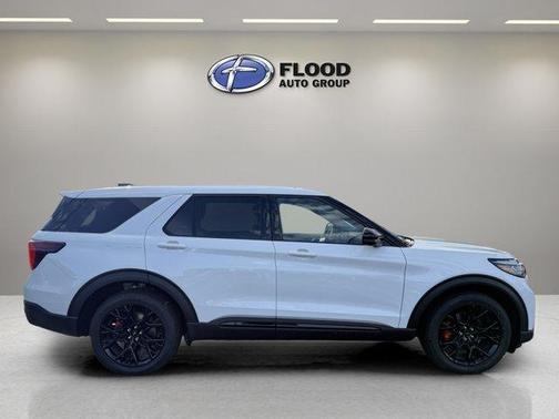Star White 2027 Ford Explorer ST