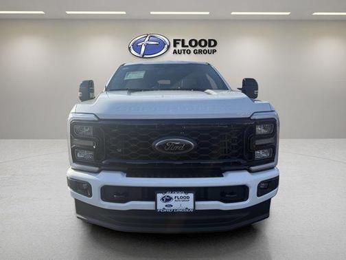 Star White 2026 Ford F-350 Lariat Super Duty