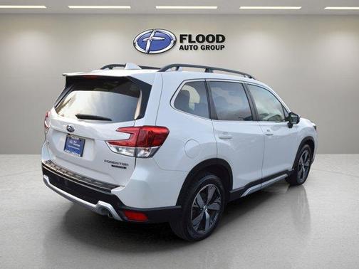 Crystal White Pearl 2020 Subaru Forester Touring