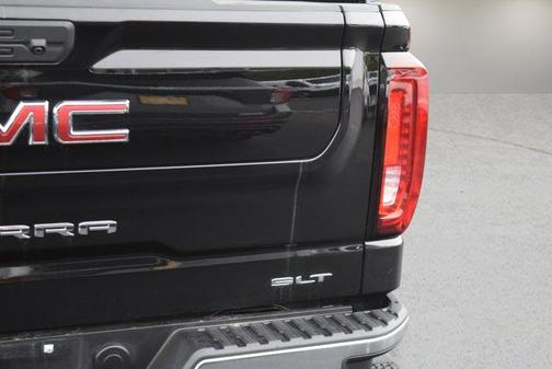 Onyx Black 2025 GMC Sierra 1500 SLT