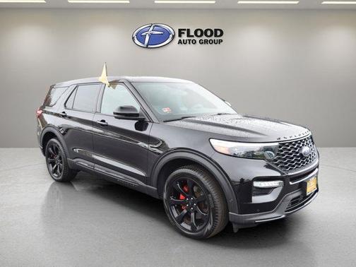 Black 2022 Ford Explorer ST