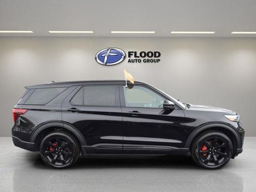 Black 2022 Ford Explorer ST