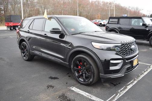 Black 2022 Ford Explorer ST