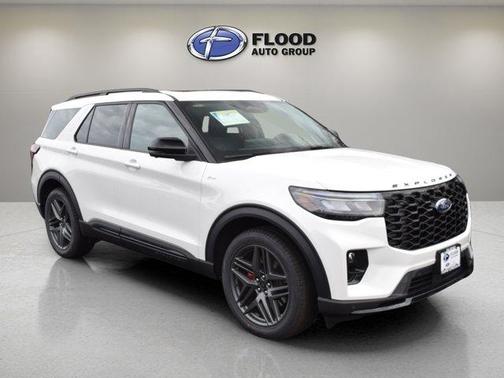 Star White 2026 Ford Explorer ST-Line