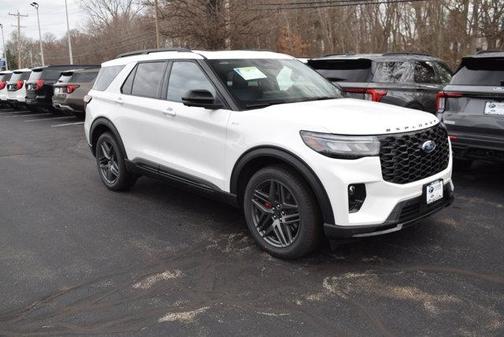 Star White 2026 Ford Explorer ST-Line