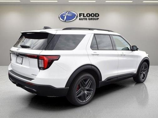 Star White 2026 Ford Explorer ST-Line