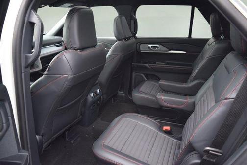 Star White 2026 Ford Explorer ST-Line