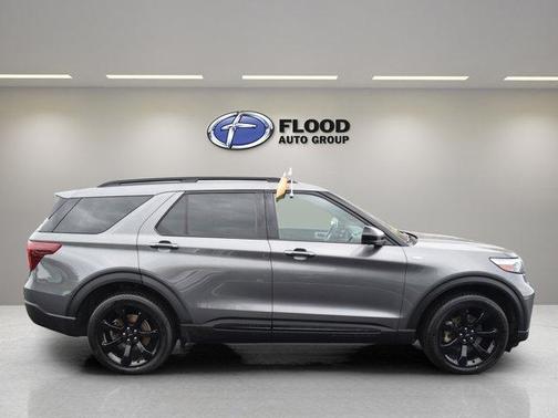 Gray 2023 Ford Explorer ST-Line