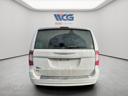 2016 Chrysler Town & Country Touring