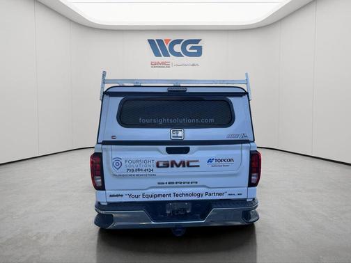 White 2022 GMC Sierra 1500 SLE