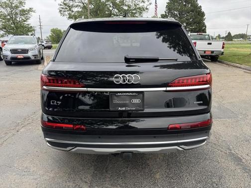 2022 Audi Q7 45 Premium Plus