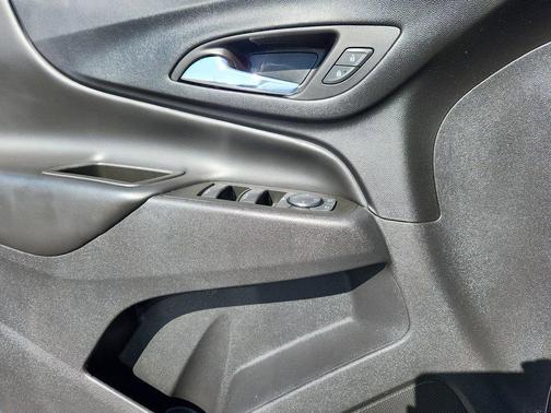 White 2022 Chevrolet Equinox 1LT