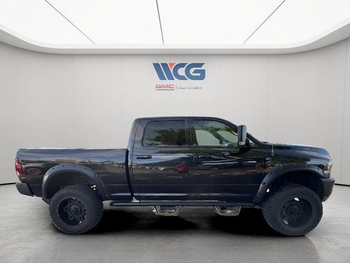 Brilliant Black Crystal Pearlcoat 2017 RAM 2500 Power Wagon