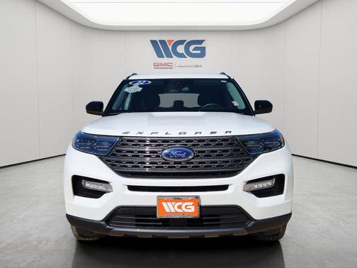 White 2022 Ford Explorer XLT