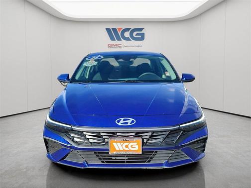 2024 Hyundai ELANTRA SE