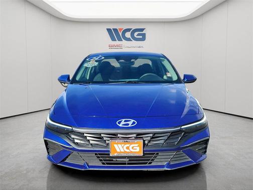 2024 Hyundai ELANTRA SE
