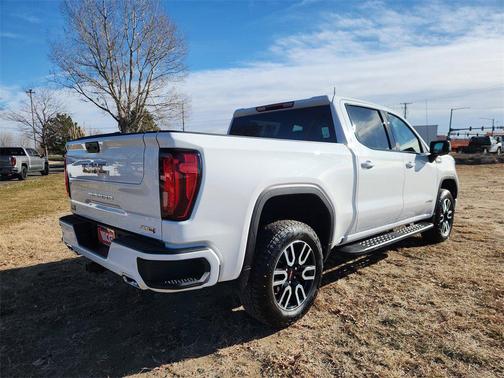 2025 GMC Sierra 1500 AT4