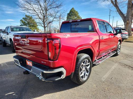 2025 GMC Sierra 1500 SLT