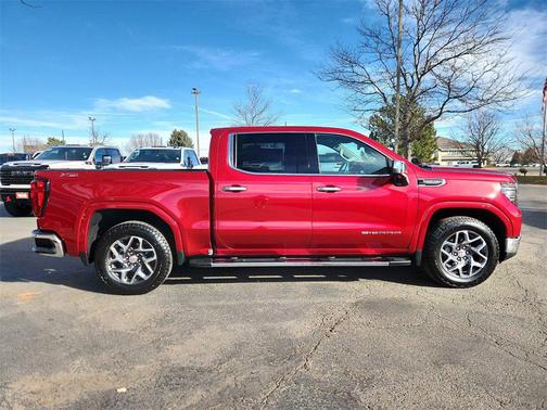2025 GMC Sierra 1500 SLT