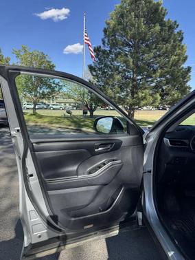 Silver 2021 Toyota Highlander XLE