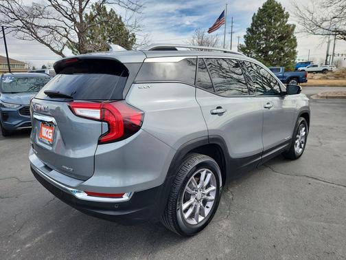 2023 GMC Terrain SLT