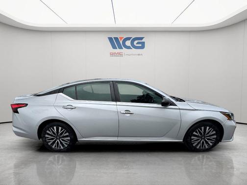 Silver 2024 Nissan Altima 2.5 SV