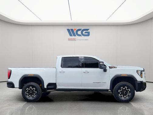 White 2025 GMC Sierra 2500 AT4X