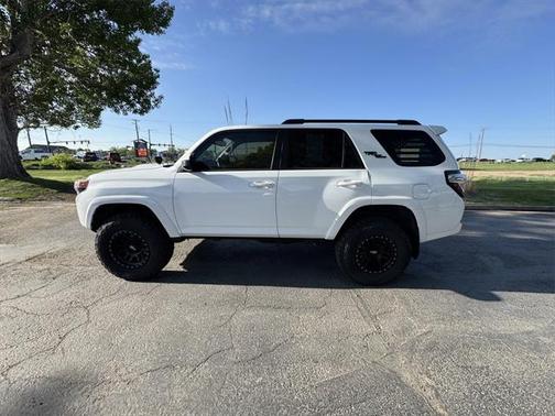 2022 Toyota 4Runner TRD Off Road