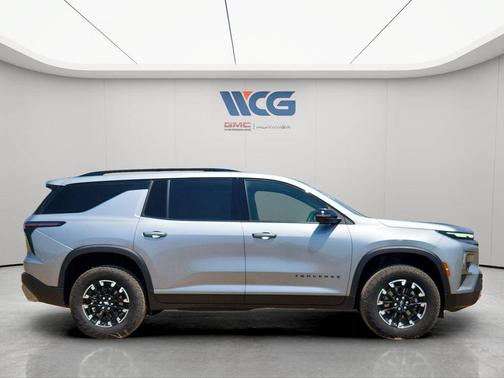 Gray 2025 Chevrolet Traverse AWD Z71