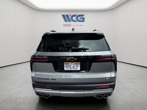 Gray 2025 Chevrolet Traverse AWD Z71