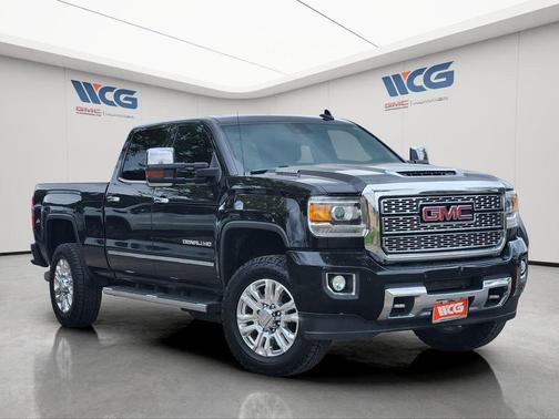 Black 2018 GMC Sierra 2500 Denali