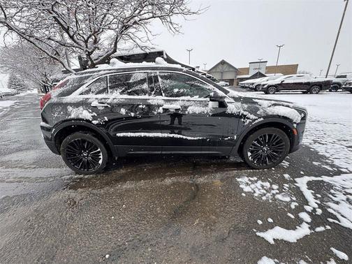 2024 Cadillac XT4 Premium Luxury