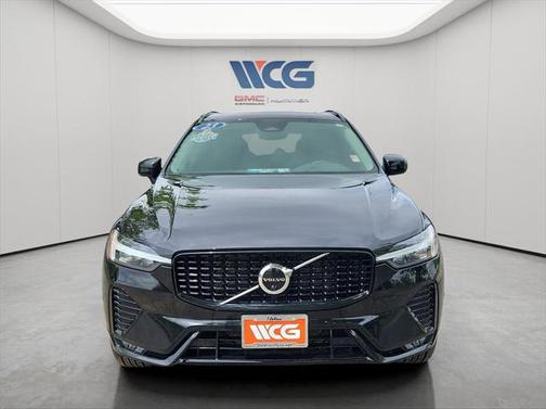 2023 Volvo XC60 B5 Plus Dark Theme