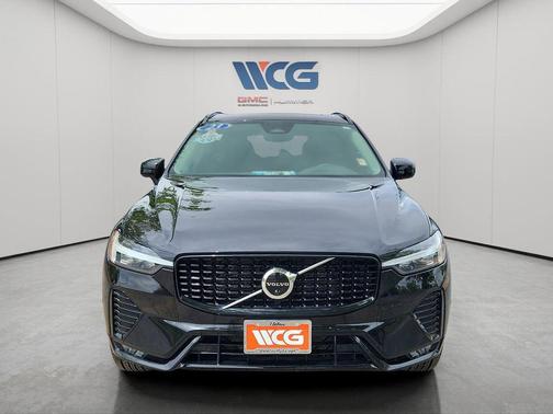 2023 Volvo XC60 B5 Plus Dark Theme