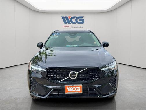 2023 Volvo XC60 B5 Plus Dark Theme