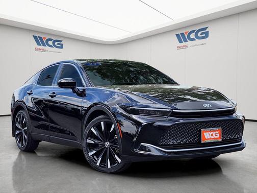 Black 2023 Toyota Crown Platinum